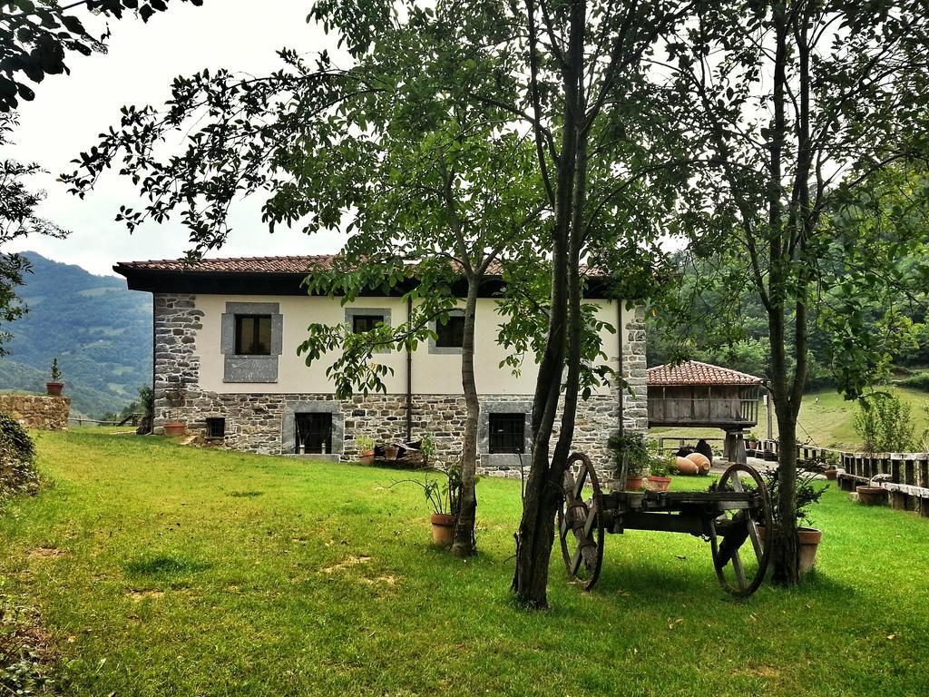 Casona De El Castaniu Hotel Serrapio Eksteriør billede