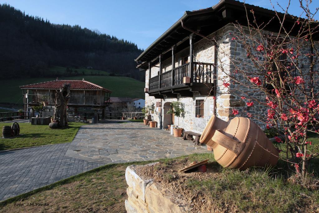 Casona De El Castaniu Hotel Serrapio Eksteriør billede