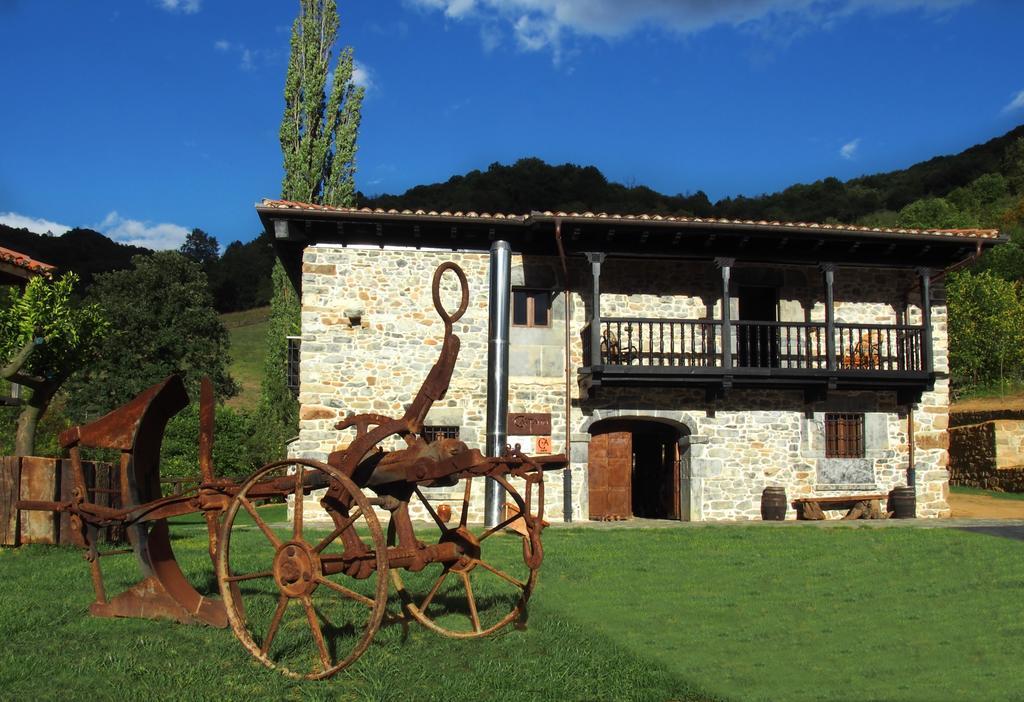 Casona De El Castaniu Hotel Serrapio Eksteriør billede
