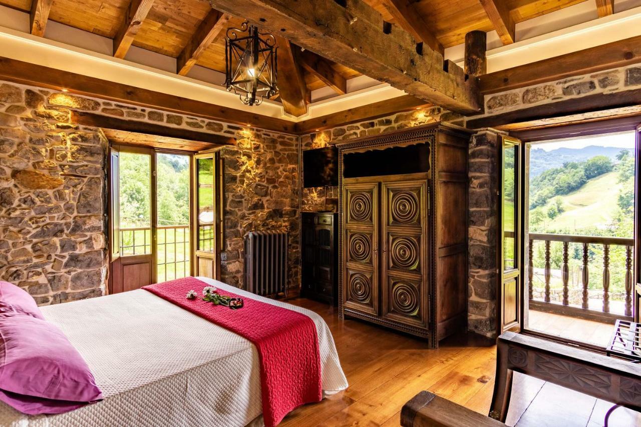 Casona De El Castaniu Hotel Serrapio Eksteriør billede