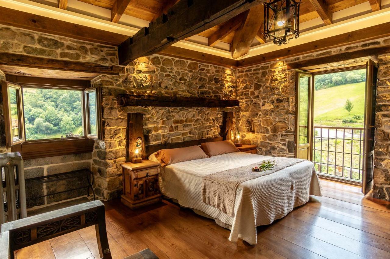 Casona De El Castaniu Hotel Serrapio Eksteriør billede